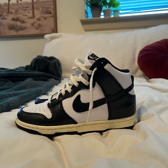 Nike Dunks Vintage Style Panda